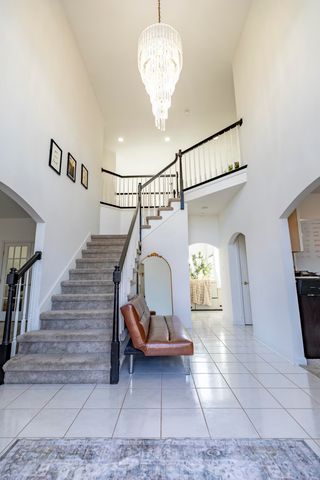 5037 E 70th Avenue, Schererville, IN 46375