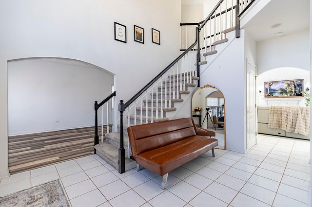 5037 E 70th Avenue, Schererville, IN 46375