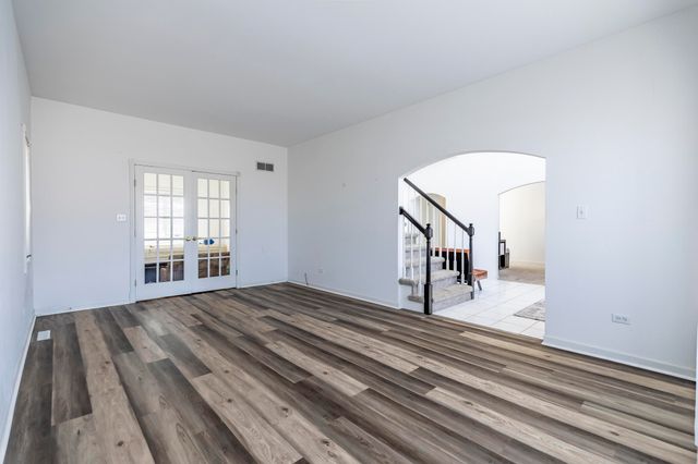 5037 E 70th Avenue, Schererville, IN 46375