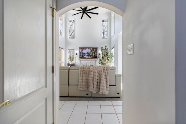 5037 E 70th Avenue, Schererville, IN 46375