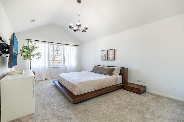 5037 E 70th Avenue, Schererville, IN 46375