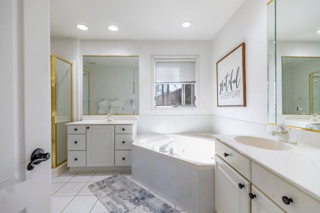 5037 E 70th Avenue, Schererville, IN 46375