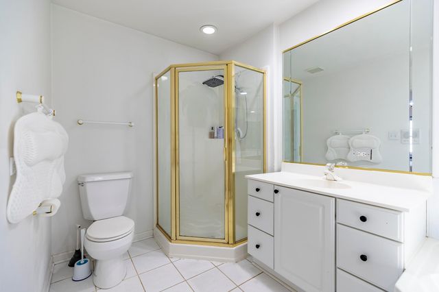 5037 E 70th Avenue, Schererville, IN 46375