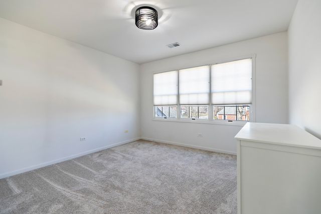 5037 E 70th Avenue, Schererville, IN 46375