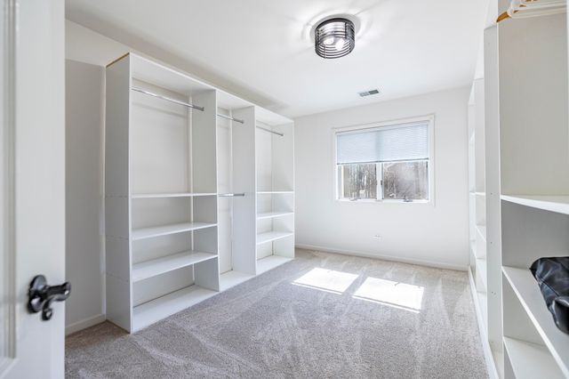 5037 E 70th Avenue, Schererville, IN 46375