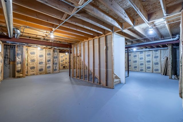 5037 E 70th Avenue, Schererville, IN 46375