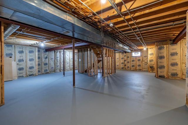 5037 E 70th Avenue, Schererville, IN 46375