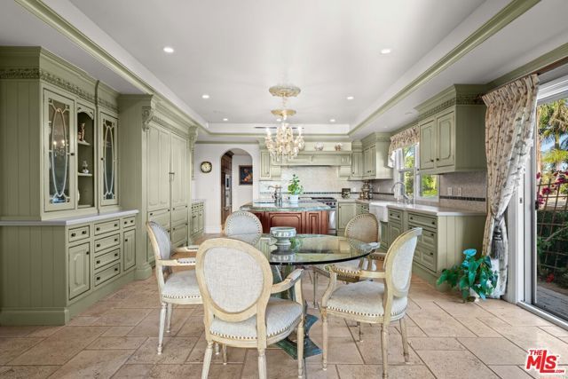 1575 Alexis Place, Beverly Hills, CA 90210
