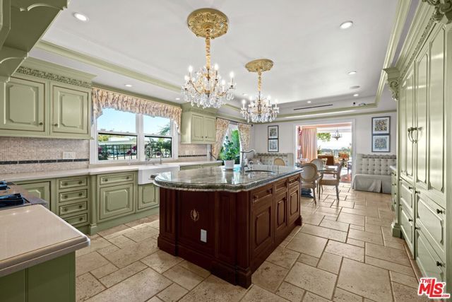 1575 Alexis Place, Beverly Hills, CA 90210