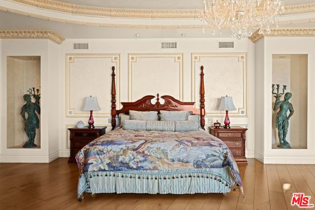 1575 Alexis Place, Beverly Hills, CA 90210
