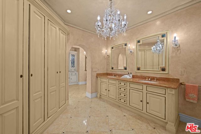 1575 Alexis Place, Beverly Hills, CA 90210