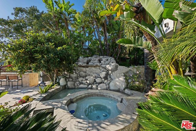 1575 Alexis Place, Beverly Hills, CA 90210