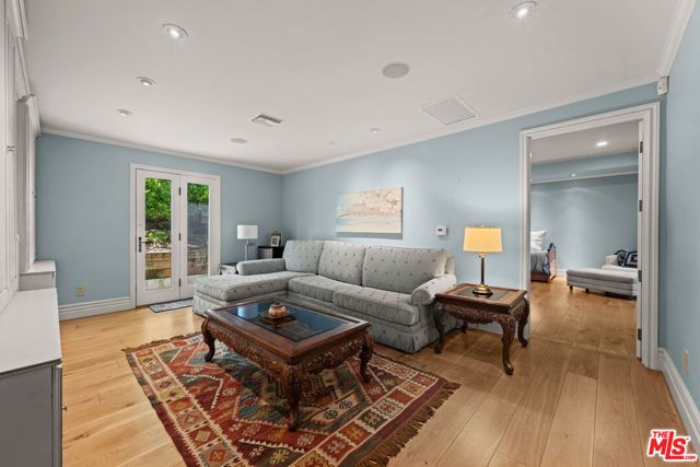 1575 Alexis Place, Beverly Hills, CA 90210