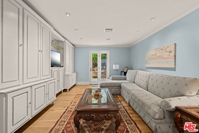 1575 Alexis Place, Beverly Hills, CA 90210