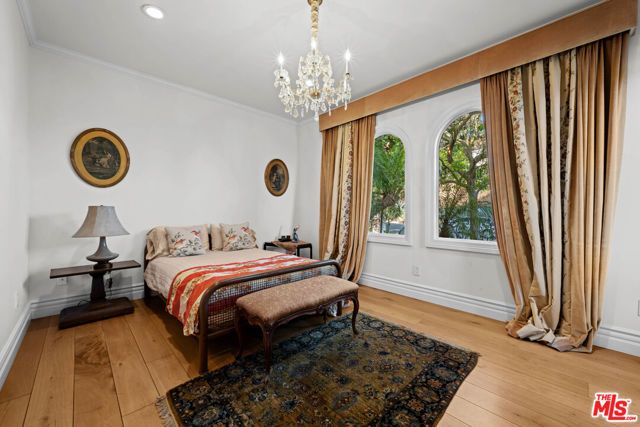 1575 Alexis Place, Beverly Hills, CA 90210