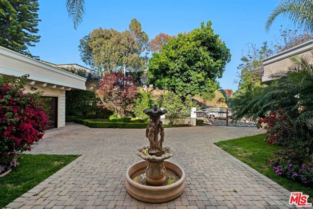 1575 Alexis Place, Beverly Hills, CA 90210