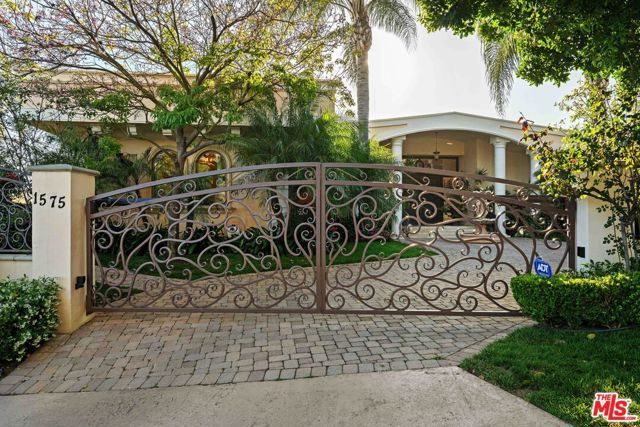 1575 Alexis Place, Beverly Hills, CA 90210
