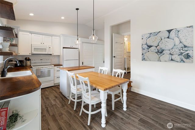 42 Kingfisher Lane, Friday Harbor, WA 98250