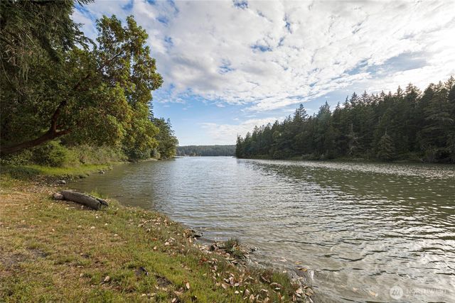 42 Kingfisher Lane, Friday Harbor, WA 98250