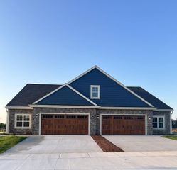 523 Firefly TRAIL #1, Hartford, WI 53027