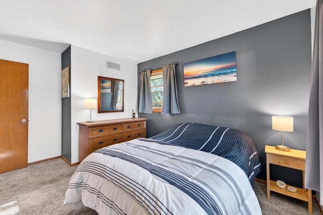 2840 Southland DRIVE, Franklin, WI 53132