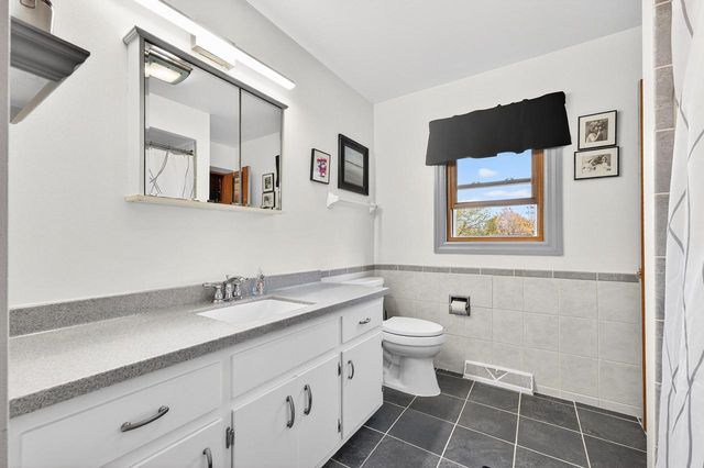 2840 Southland DRIVE, Franklin, WI 53132