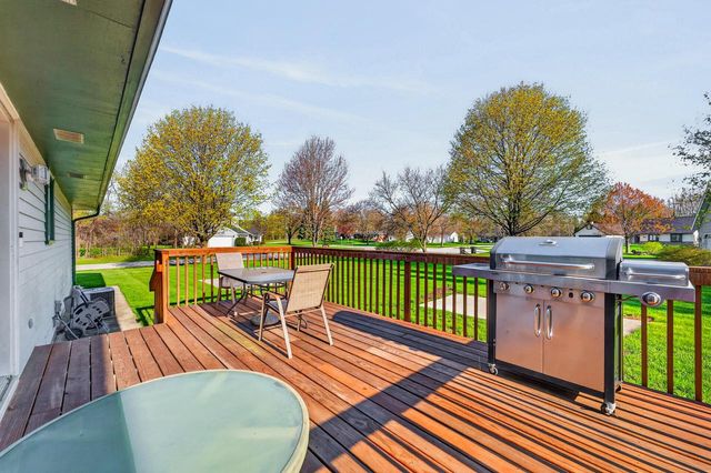 2840 Southland DRIVE, Franklin, WI 53132