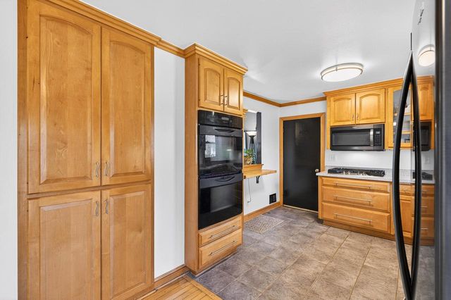 2840 Southland DRIVE, Franklin, WI 53132