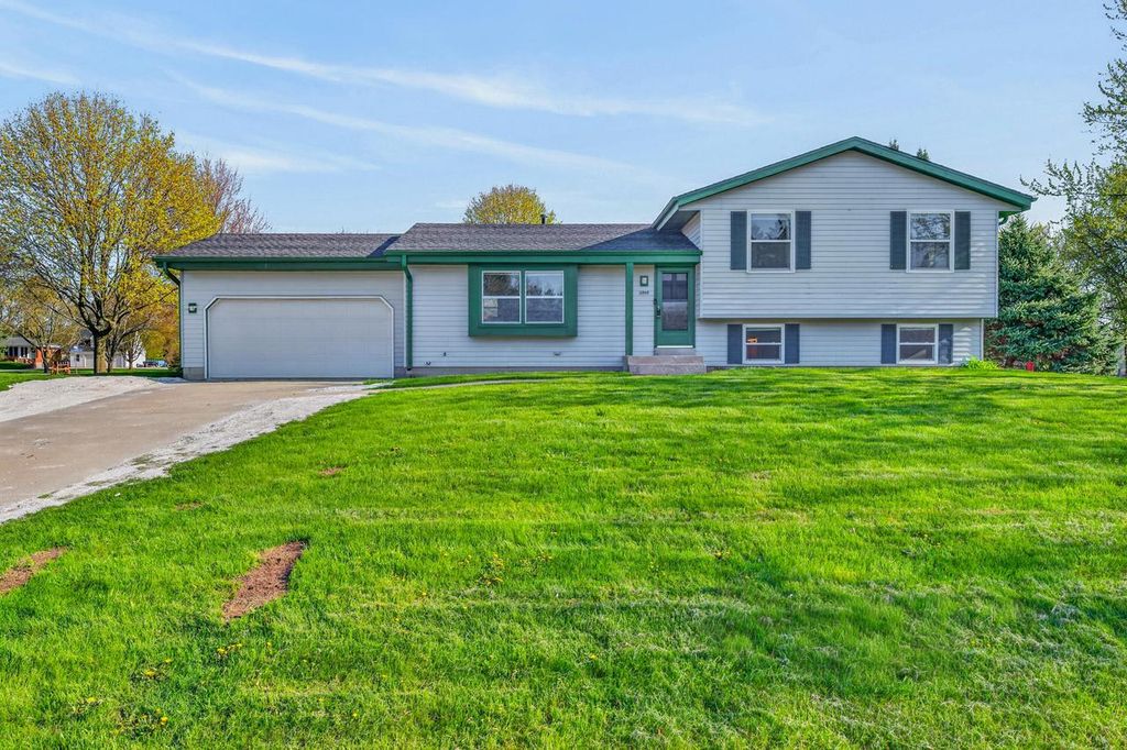 2840 Southland DRIVE, Franklin, WI 53132