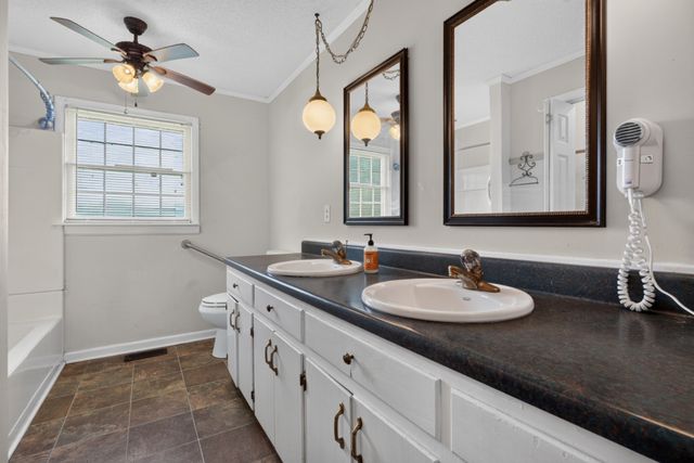 687 Dan Jones Rd, Mcminnville, TN 37110