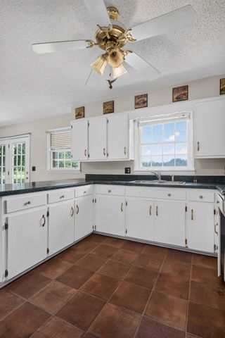 687 Dan Jones Rd, Mcminnville, TN 37110