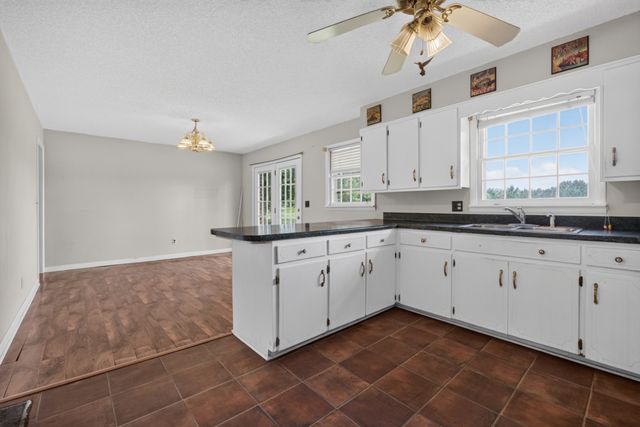 687 Dan Jones Rd, Mcminnville, TN 37110