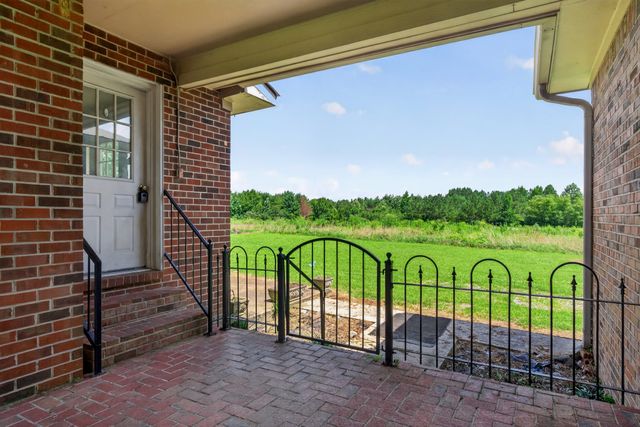 687 Dan Jones Rd, Mcminnville, TN 37110