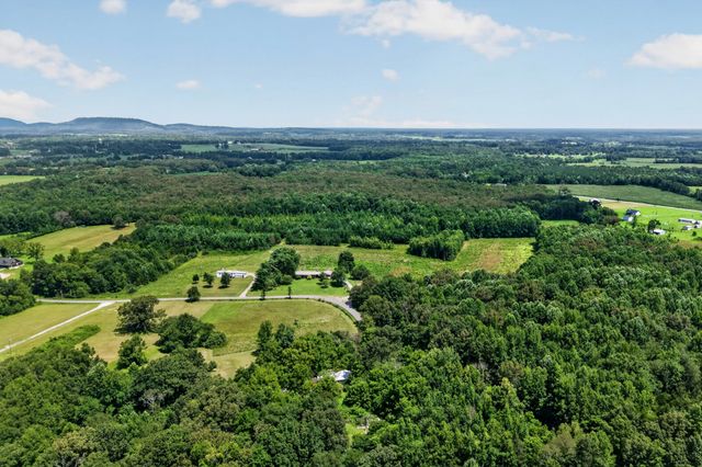 687 Dan Jones Rd, Mcminnville, TN 37110