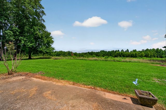 687 Dan Jones Rd, Mcminnville, TN 37110