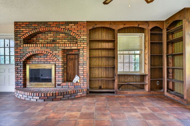 687 Dan Jones Rd, Mcminnville, TN 37110