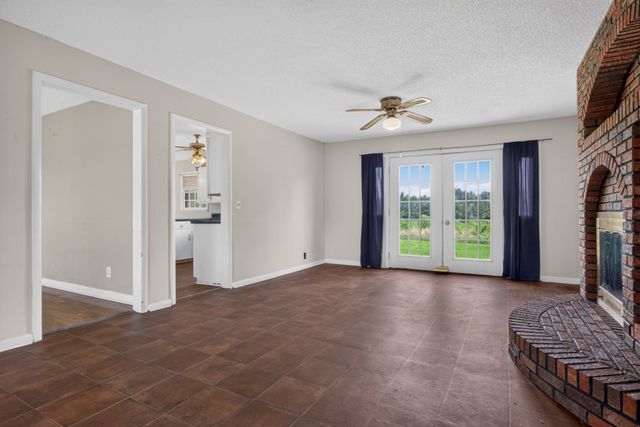 687 Dan Jones Rd, Mcminnville, TN 37110