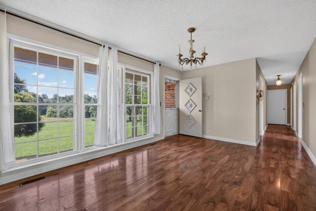 687 Dan Jones Rd, Mcminnville, TN 37110