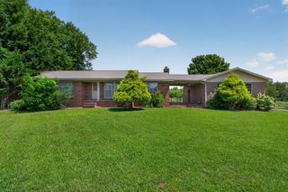 687 Dan Jones Rd, Mcminnville, TN 37110