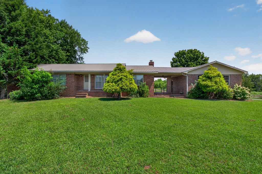 687 Dan Jones Rd, Mcminnville, TN 37110
