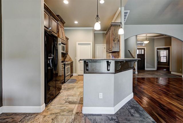 19513 Crest Ridge Drive, Edmond, OK 73012
