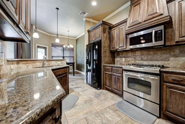 19513 Crest Ridge Drive, Edmond, OK 73012