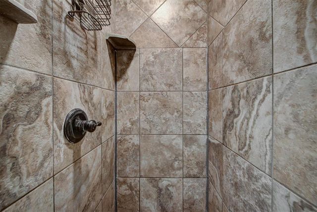 19513 Crest Ridge Drive, Edmond, OK 73012