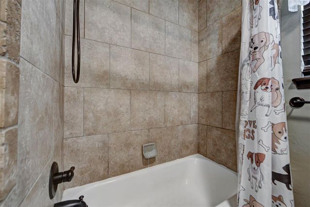 19513 Crest Ridge Drive, Edmond, OK 73012