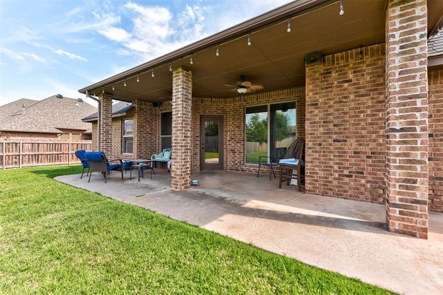 19513 Crest Ridge Drive, Edmond, OK 73012