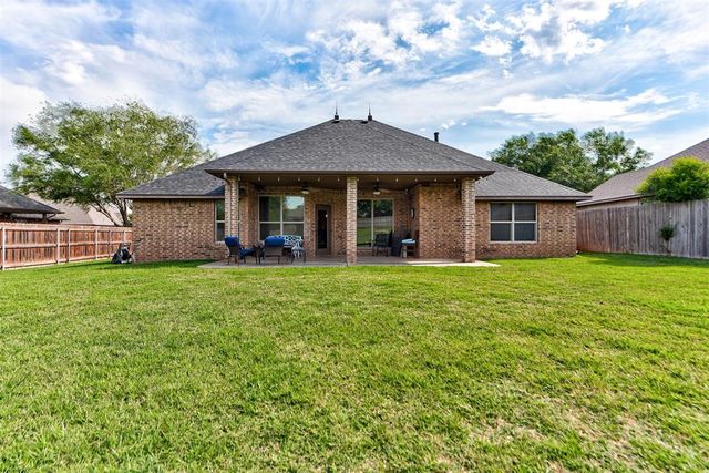 19513 Crest Ridge Drive, Edmond, OK 73012