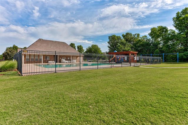 19513 Crest Ridge Drive, Edmond, OK 73012