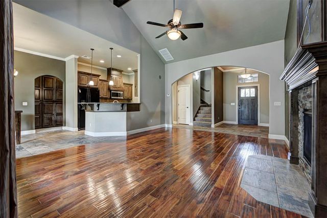 19513 Crest Ridge Drive, Edmond, OK 73012