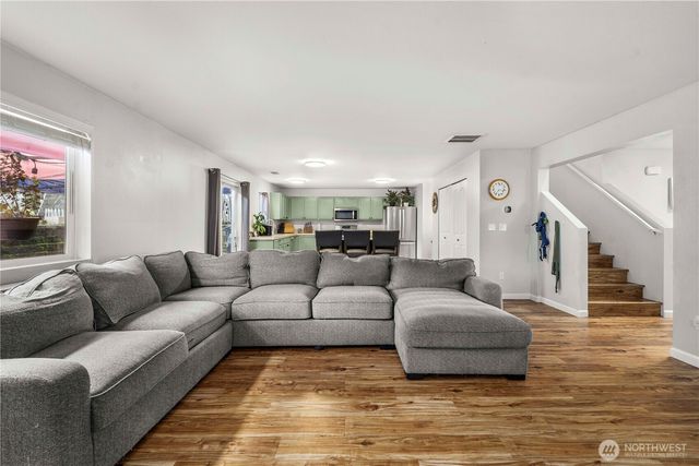 2106 187th Street Ct E, Spanaway, WA 98387