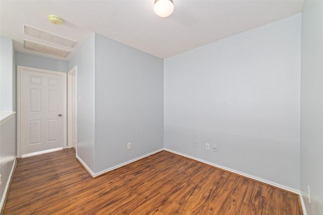 8734 Rainglen Lane, Houston, TX 77044